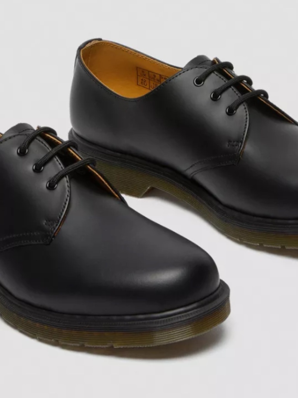 Dr Martens 1461 Plain Welt Smooth Leather Oxford Shoes in Black 1461 Plain Welt - Picture 2 of 6